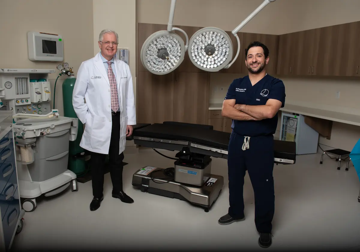 Dr. Lickstein and Dr. Forleiter in the new OR